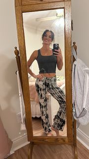 Heidi D'Amelio feet photo thumbnail