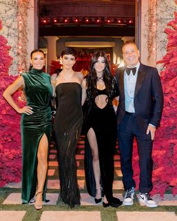 Heidi D'Amelio feet photo thumbnail