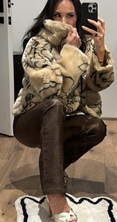 Heidi D'Amelio feet photo thumbnail