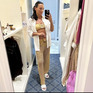 Heidi D'Amelio feet photo thumbnail