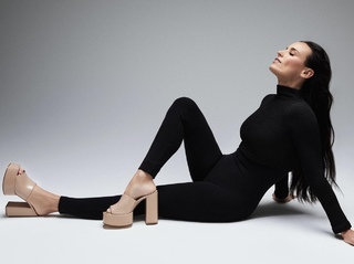 Heidi D'Amelio feet photo thumbnail