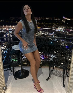 Heidi D'Amelio feet photo thumbnail