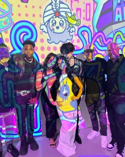 Heidi D'Amelio feet photo thumbnail