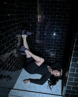 Heidi D'Amelio feet photo thumbnail