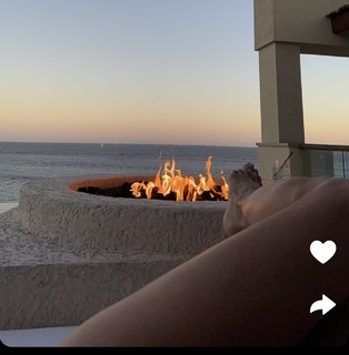 Heidi D'Amelio feet photo thumbnail