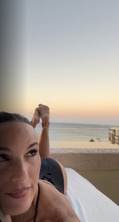 Heidi D'Amelio feet photo thumbnail