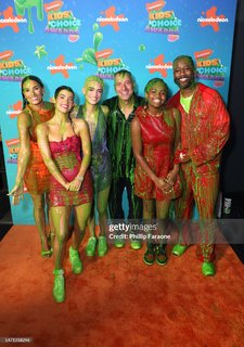 Heidi D'Amelio feet photo thumbnail