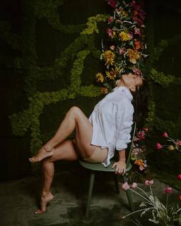 Heidi D'Amelio feet photo thumbnail