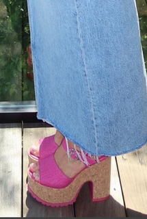 Heidi D'Amelio feet photo thumbnail