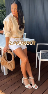 Heidi D'Amelio feet photo thumbnail