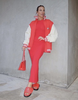 Heidi D'Amelio feet photo thumbnail