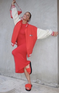 Heidi D'Amelio feet photo thumbnail