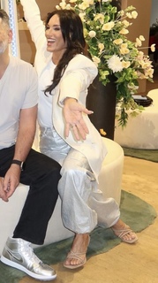 Heidi D'Amelio feet photo thumbnail