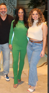 Heidi D'Amelio feet photo thumbnail