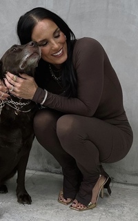 Heidi D'Amelio feet photo thumbnail