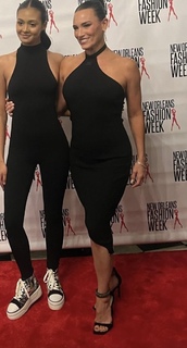 Heidi D'Amelio feet photo thumbnail