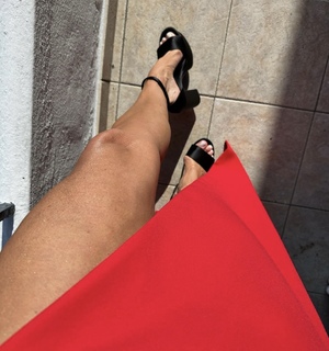 Heidi D'Amelio feet photo thumbnail