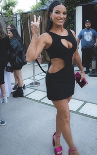 Heidi D'Amelio feet photo thumbnail