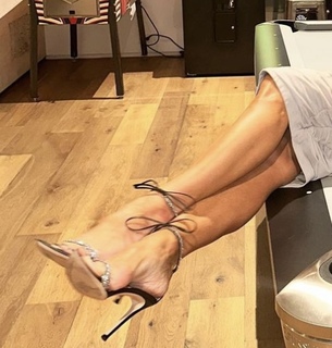 Heidi D'Amelio feet photo thumbnail