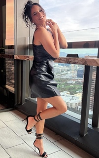 Heidi D'Amelio feet photo thumbnail