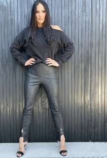 Heidi D'Amelio feet photo thumbnail