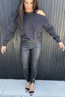 Heidi D'Amelio feet photo thumbnail