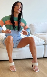 Heidi D'Amelio feet photo thumbnail