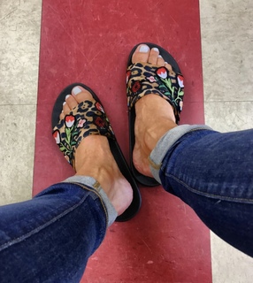 Heidi D'Amelio feet photo thumbnail