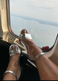 Heidi D'Amelio feet photo thumbnail