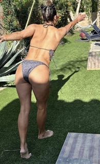 Heidi D'Amelio feet photo thumbnail