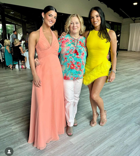 Heidi D'Amelio feet photo thumbnail