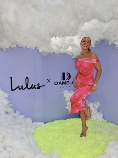 Heidi D'Amelio feet photo thumbnail