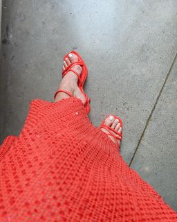 Heidi D'Amelio feet photo thumbnail