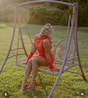 Heidi D'Amelio feet photo thumbnail