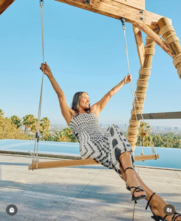 Heidi D'Amelio feet photo thumbnail