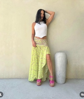 Heidi D'Amelio feet photo thumbnail