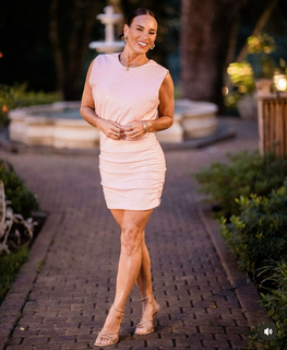 Heidi D'Amelio feet photo thumbnail