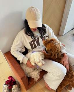 Heidi D'Amelio feet photo thumbnail