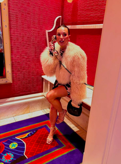 Heidi D'Amelio feet photo thumbnail