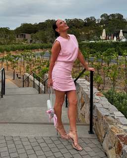 Heidi D'Amelio feet photo thumbnail