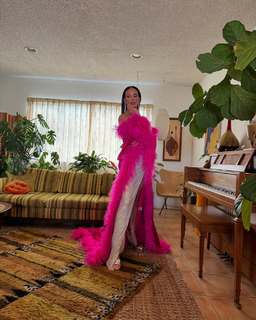 Heidi D'Amelio feet photo thumbnail