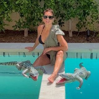 Heidi D'Amelio feet photo thumbnail