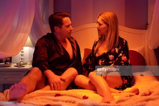 Heidi Gardner feet photo thumbnail