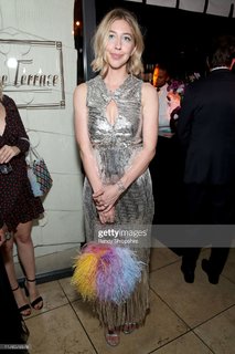 Heidi Gardner feet photo thumbnail