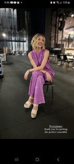 Heidi Gardner feet photo thumbnail
