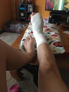 Heidi Janku feet photo 18