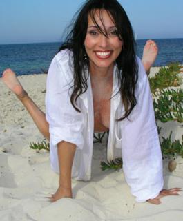 Heidi Janku feet photo 14