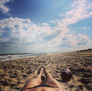 Heidi Klum feet photo thumbnail