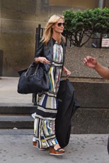 Heidi Klum feet photo thumbnail