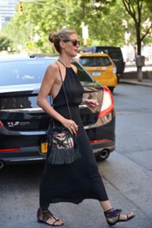 Heidi Klum feet photo thumbnail